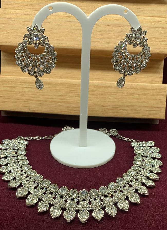 Silver Plated Pan Design Diamond Studded Necklace Set